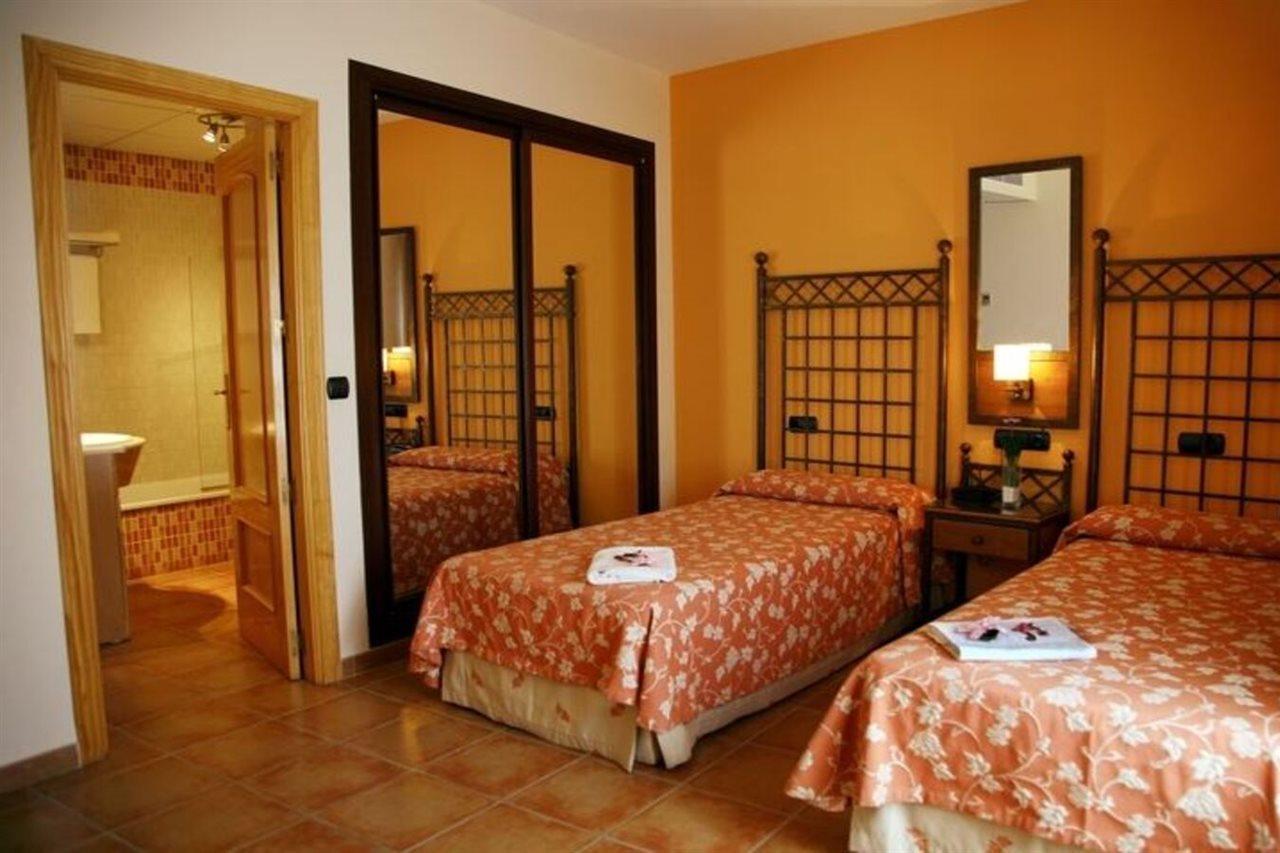Ele Santabarbara Hotel Castilleja de la Cuesta Ngoại thất bức ảnh