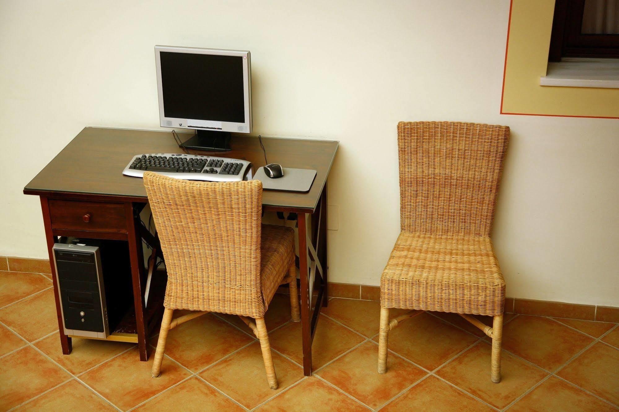 Ele Santabarbara Hotel Castilleja de la Cuesta Ngoại thất bức ảnh